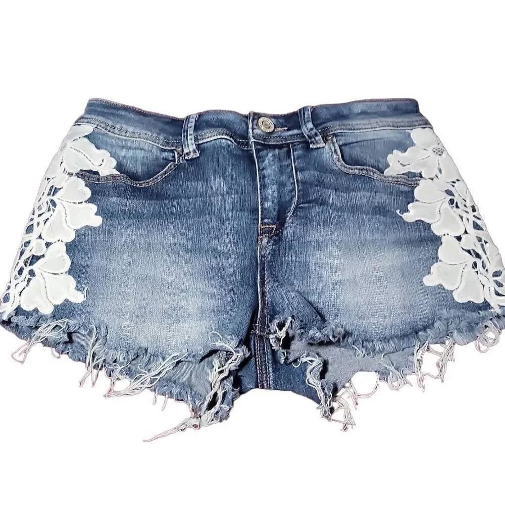 Indigo Rein jean short distressed